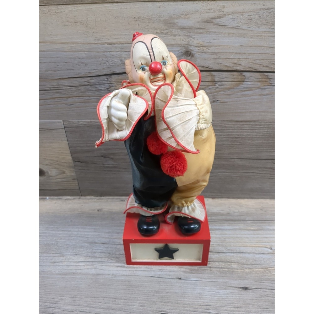Price Products Porcelain wind up 12 inch Clown Music Box‎